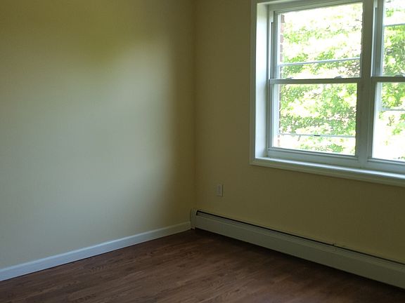 5th image of 3230 Tenbroeck Avenue