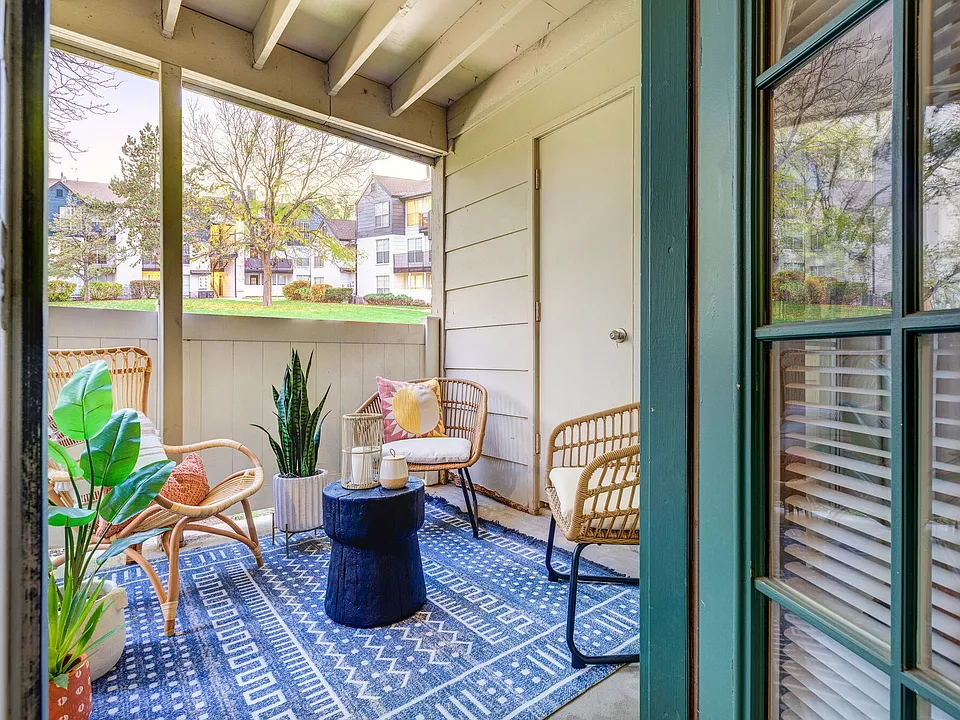 Riverbend apartments community photo