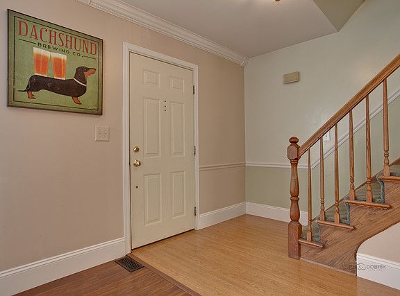 3rd image of 52 Knightsbridge Dr