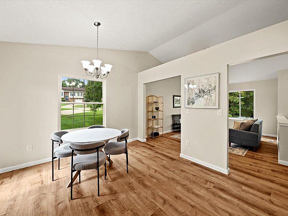 5th image of 37 Otter Dr