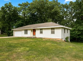 3974 N Fulbright Ave, Springfield, MO 65803