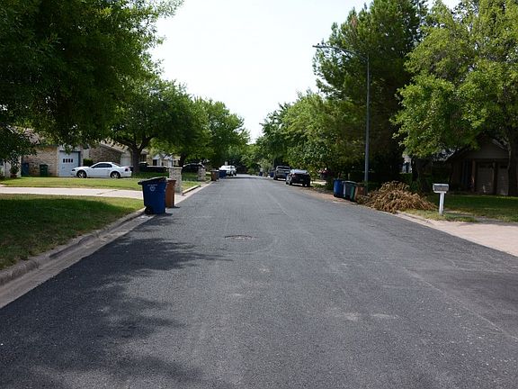 4th image of 1764 Cricket Hollow Dr