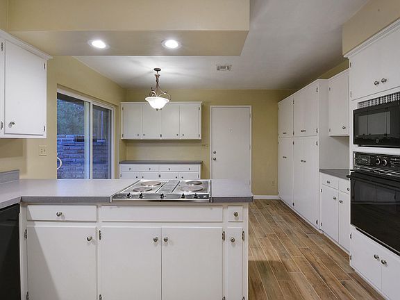 4th image of 6911 E Crestline Dr