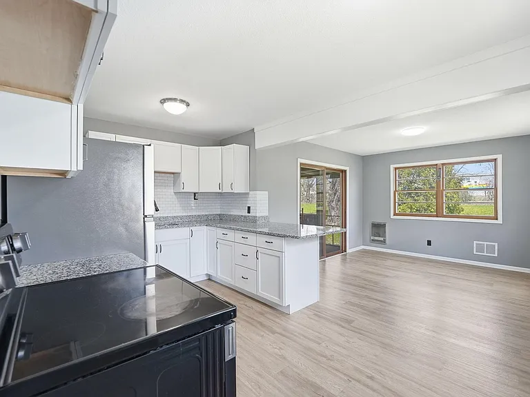 1697 Rose Pl — Photo 8