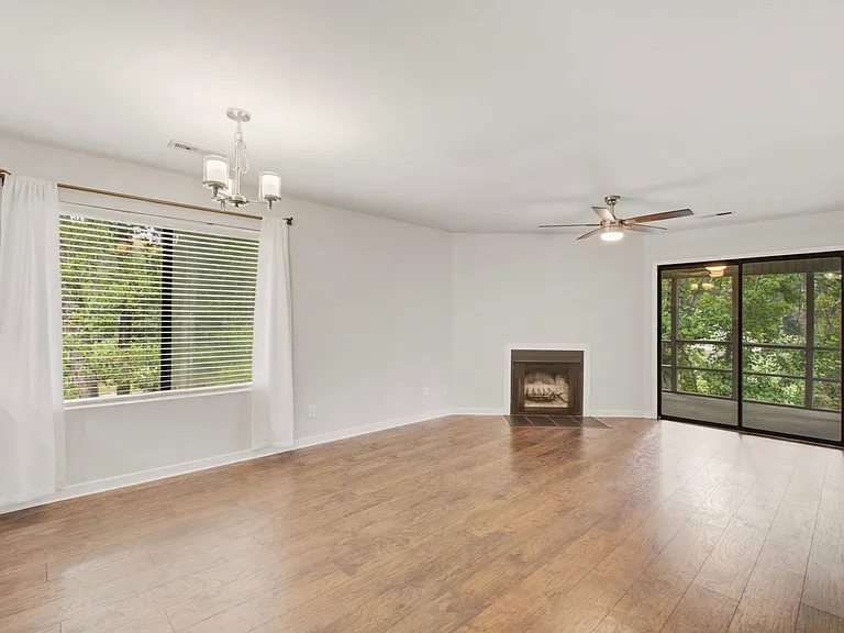 2741 Jobee Dr — Photo 10