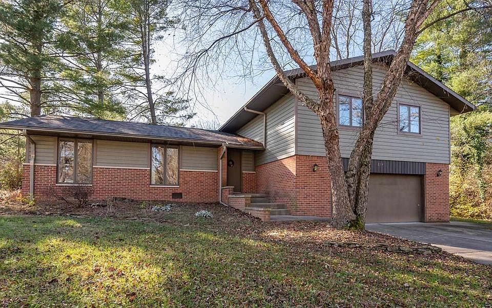 1st image of 214 E Rusgan Dr
