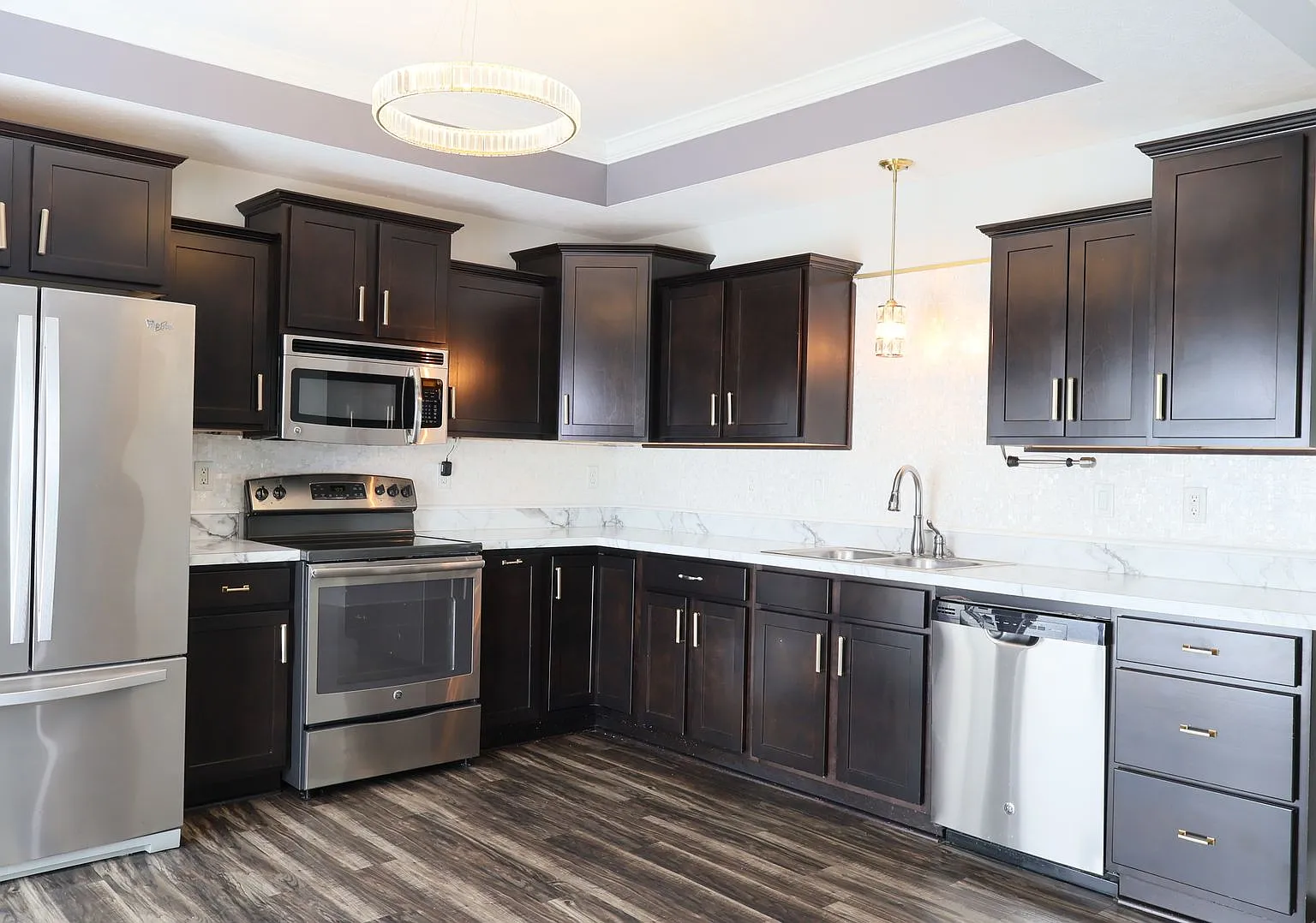 611 Knob Hill Rd — Photo 3