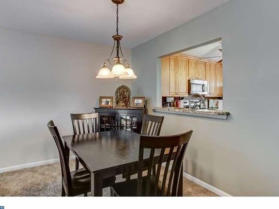 5th image of 563 Applewood Ct