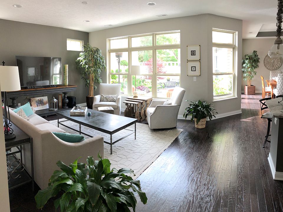 Living Room View - Courtyard