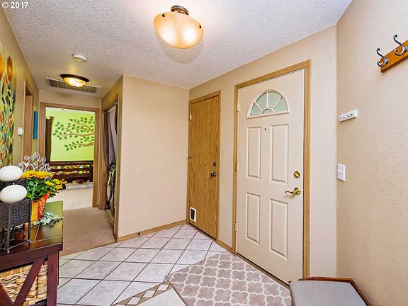 5th image of 10214 NE 75th Way