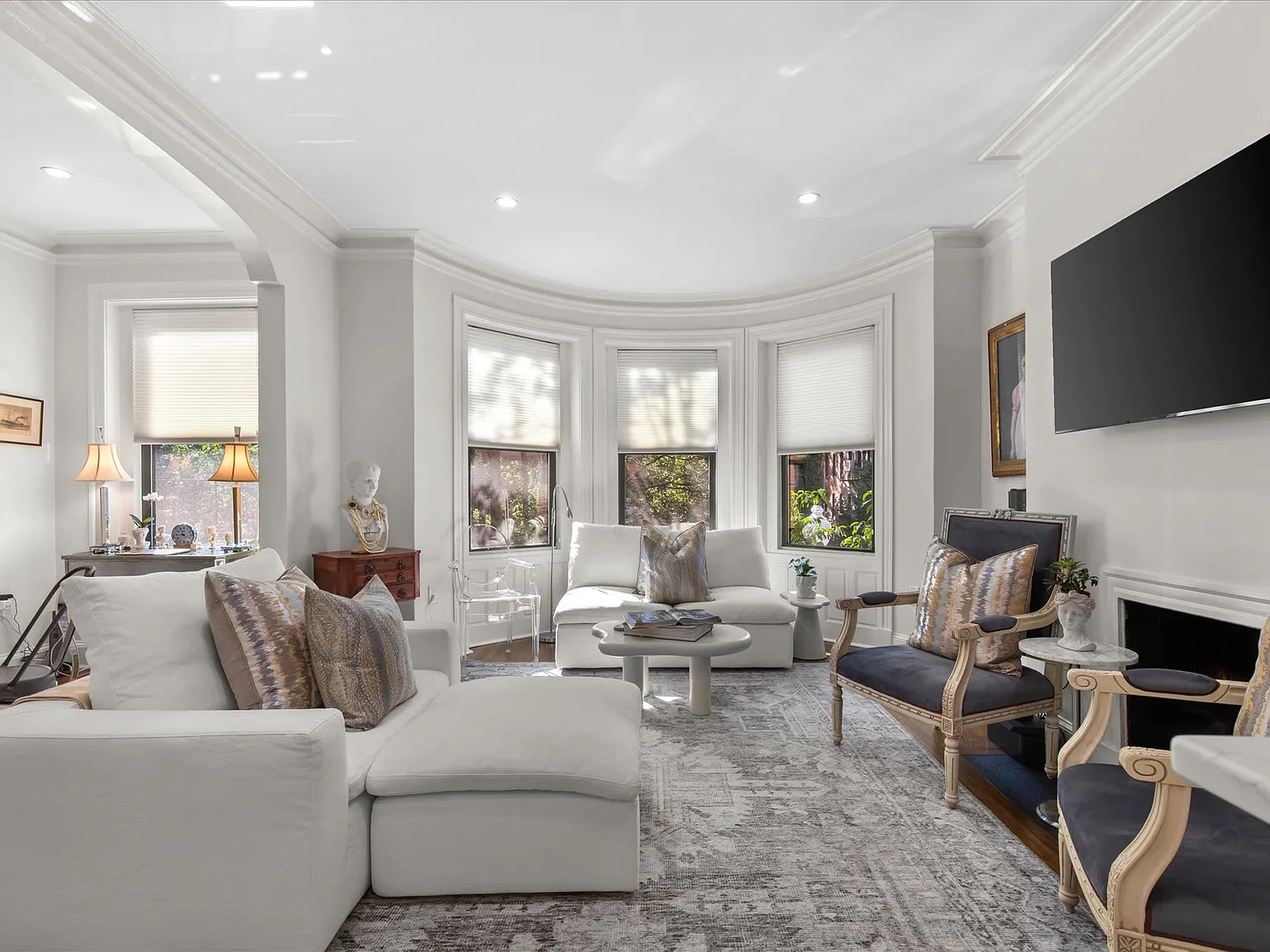 1 bed, 825 sqft, $5,300 — Photo 2