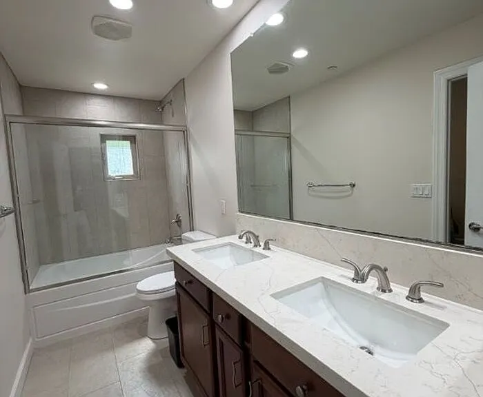 555 W 6th St #W — Photo 24