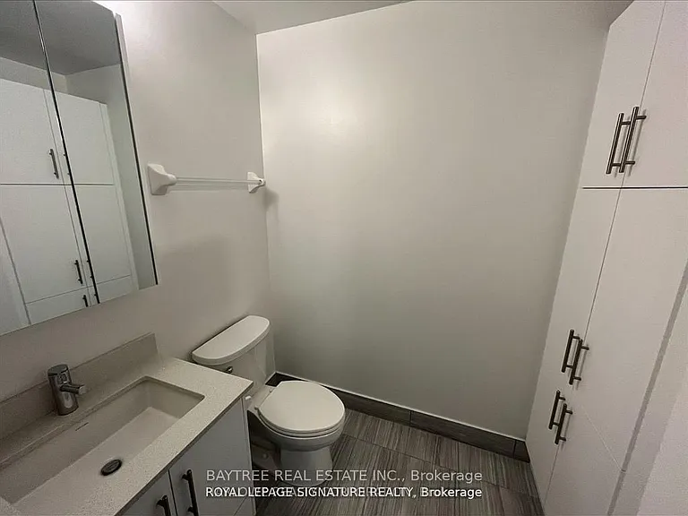 95 Oneida Cres #409 — Photo 5