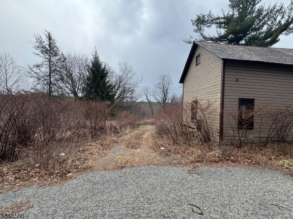 197 E Mill Rd, Washington Twp., NJ 07853