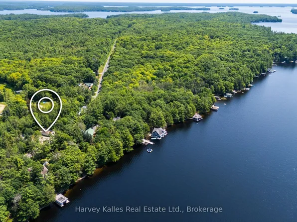 1355 Walkers Point Rd, Muskoka Lakes, ON P1P 1R2