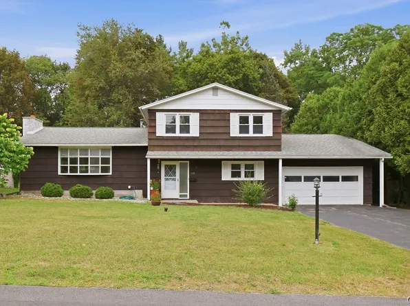 115 Saybrook Ln, Syracuse, NY 13214