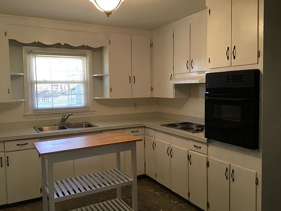 2nd image of 203 Longview Dr