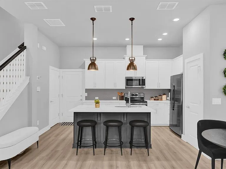1341 Saltgrass Ct — Photo 10