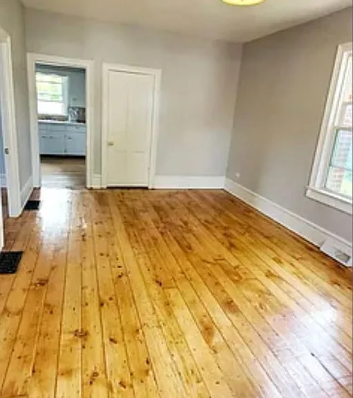 850 Fulton St W — Photo 2