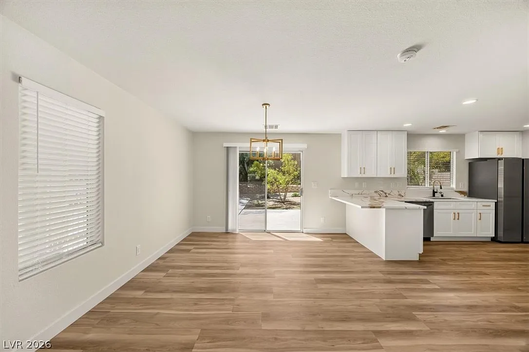 3 bed, 2.5 bath, 1698 sqft, $2,395 — Photo 1