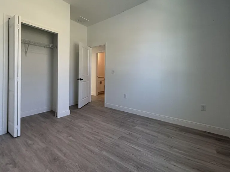 6575 N Grayton Ter — Photo 10