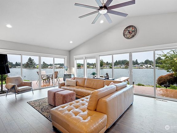 3rd image of 9012 Edgewater Drive SW