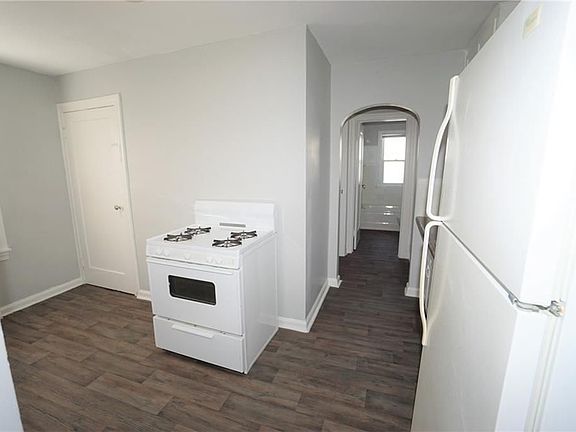 4th image of 1306 N Chester Ave