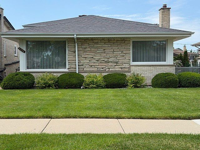 1st image of 8506 N Clifton Ave