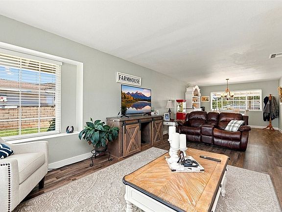 3rd image of 11518 Range View Rd