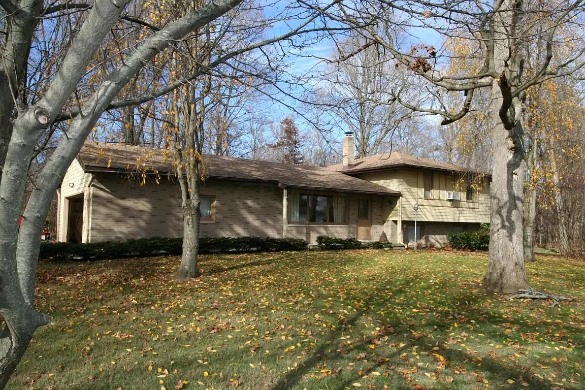 6414 Holiday Dr photo 1