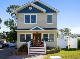 200 Lake Rd, Ronkonkoma, NY 11779