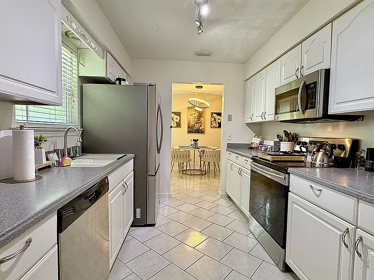 340 Hunters Branch Dr — Photo 9