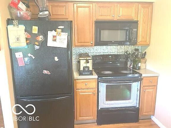 3rd image of 1117 Greenacres Dr