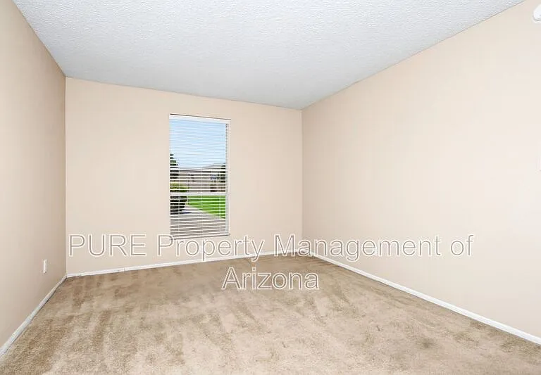 1224 E Evergreen St #102 — Photo 30