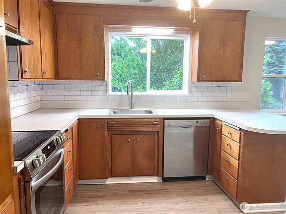 3rd image of 20621 5th Avenue S