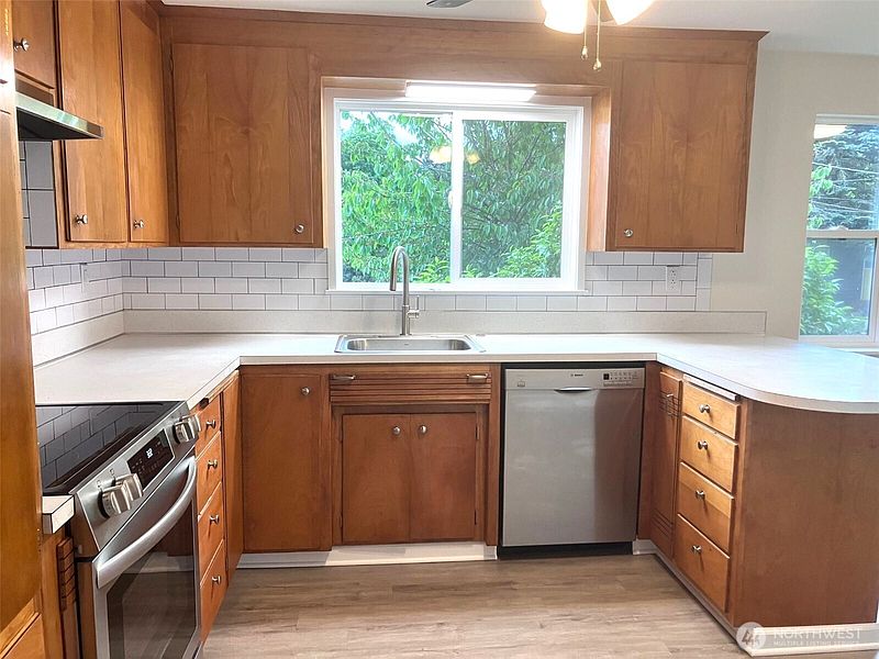 3rd image of 20621 5th Avenue S