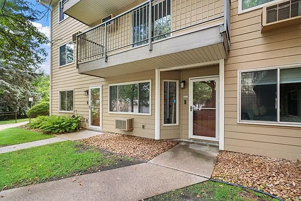 2260 Ridge Dr #12 — Photo 3