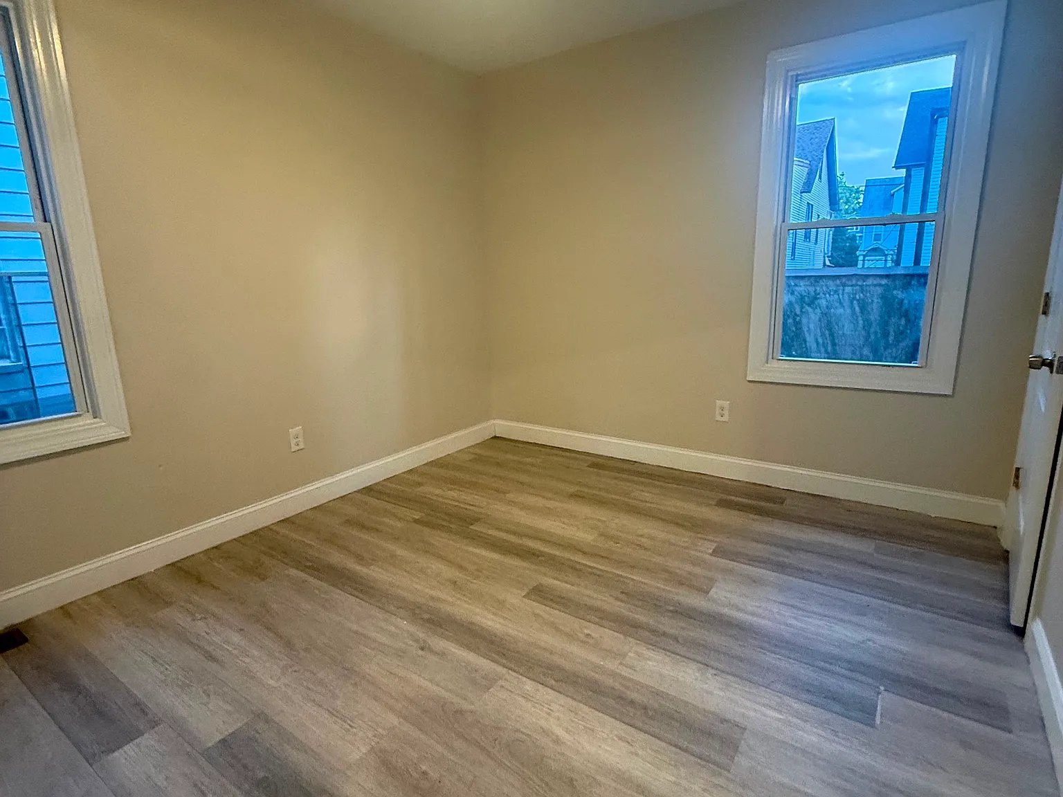 4 bed, $2,450 — Photo 4