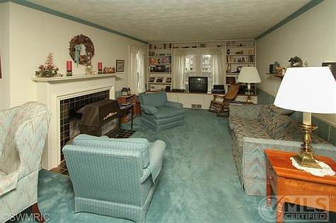 5th image of 178 Frances Dr