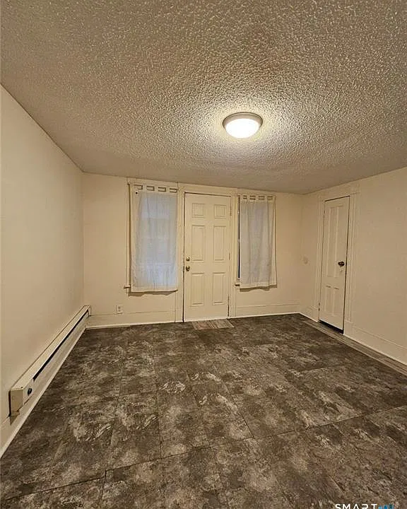6 Frederick Ct #3