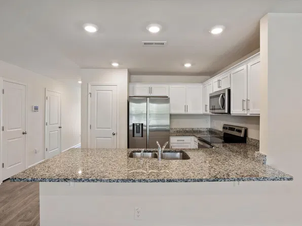 23 March Creek Dr, Fuquay Varina, NC 27526
