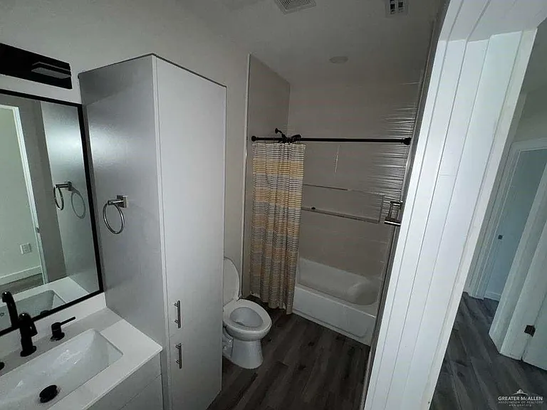 1201 E Iris Ave #6 — Photo 9
