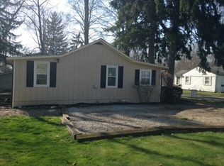81 Lakefield Ln, Chippewa Lake, OH 44215
