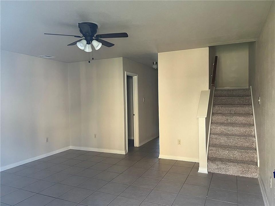 2nd image of 126 Lakewood Dr APT 43
