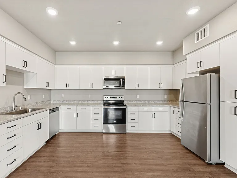Centennial Gardens Apartments — Photo 17