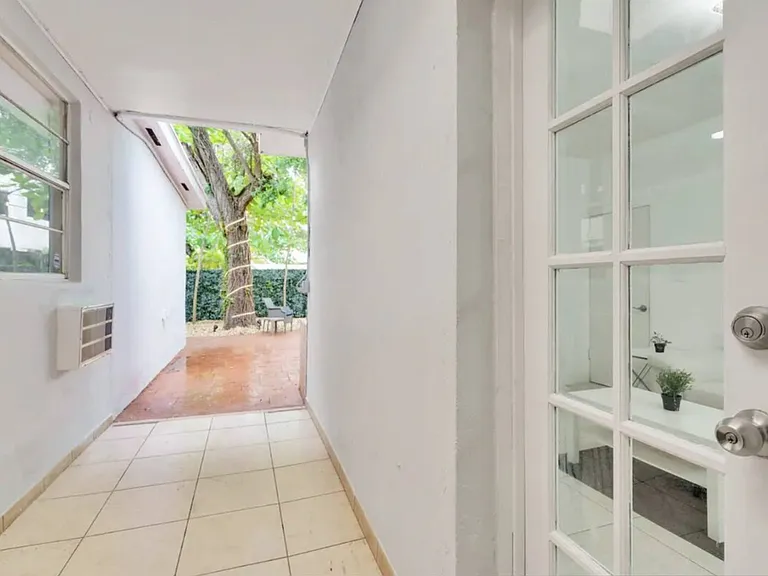 2710 SW 22nd Ave — Photo 46