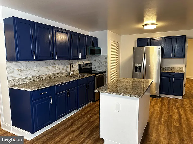 6723 Averett Ct — Photo 9
