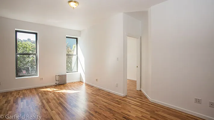 Rented by Garfield Realty  | media 18