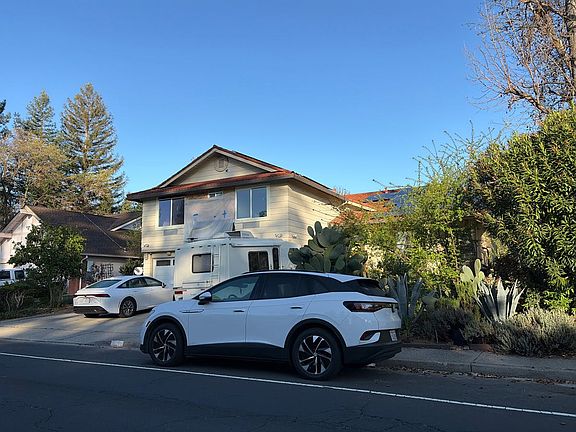 2nd image of 3019 Montevideo Dr