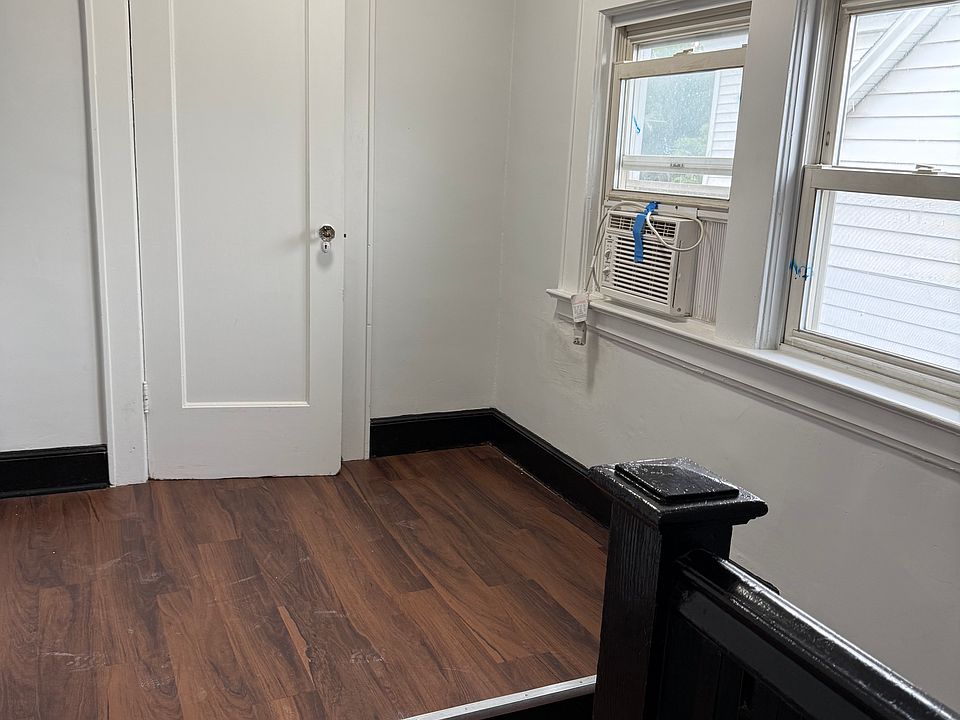 1st image of 360-362 Roseville Ave #3